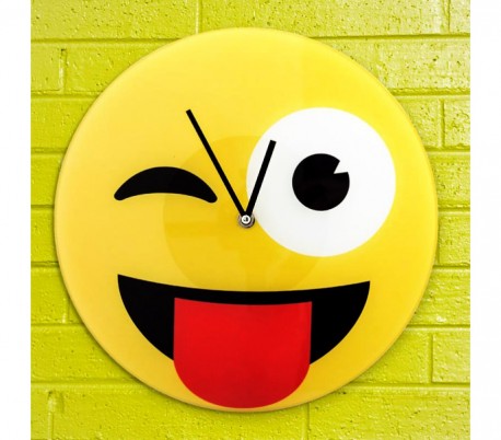79/3229 Reloj de pared de vidrio del emoticono guiño con lengua fuera diámetro d