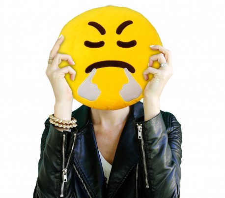 557315 Almohada emoticono motivo cara Indignada de 30 cm ø