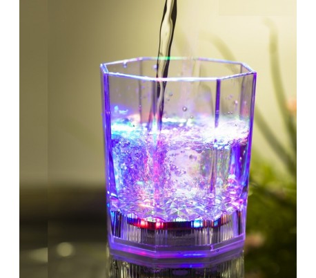 Set de 4 vasos LED 177 ml multicolor de plastico con bateria incluida