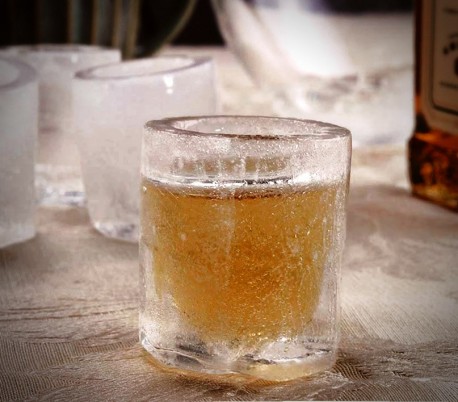 4218 Molde de goma siliconada para hielo en forma de vaso de cristal 10x10x5,5cm