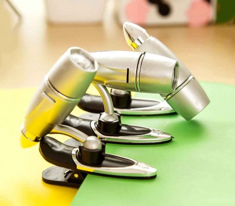 752232 Lámpara de lectura LUZ LED clip cómodo para sujeción con pilas incluidas