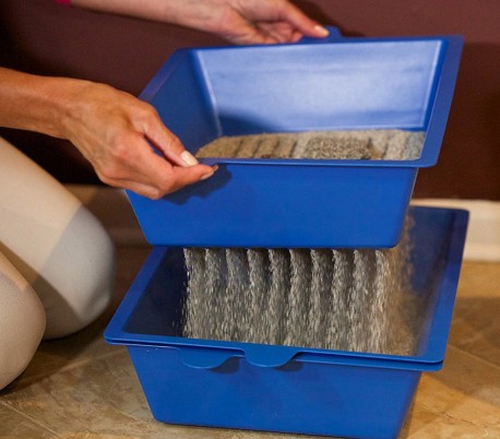 Arenero con sistema autolimpiante a 180 ° con tres departamentos de 42 cm  