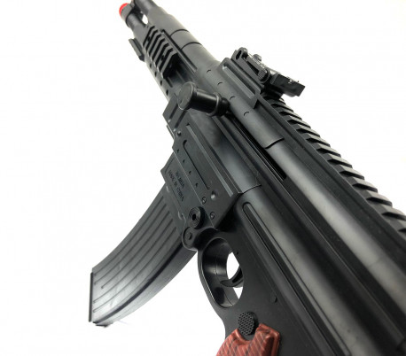 433997 Metralleta de juguete CIGIOKI calibre 6 mm M4 con trípode