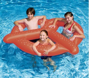 Colchoneta gigante inflable en forma de Bretzel 140 cm de diámetro 2