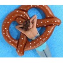 Colchoneta gigante inflable en forma de Bretzel 140 cm de diámetro