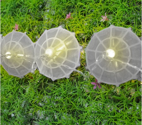 037189 Cadena de luces 10 paraguas LED con baterias para exterior 210cm