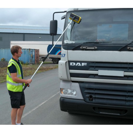 CP026 Cepillo telescópico XONE extensible 230cm con conexión de agua