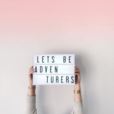 XL0445C Panel luminoso LED para mensajes (A5) 20x15x4,5cm funciona con pilas