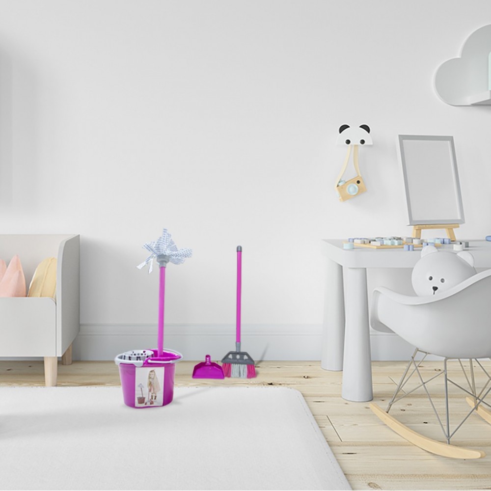 721026 Mi juego de limpieza con escoba...