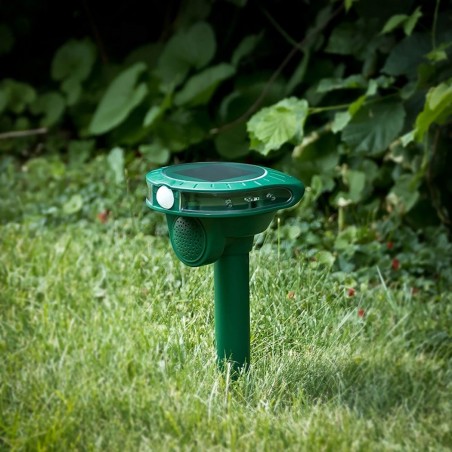 136271 Repelente por ultrasonido repele topos y animales con panel solar verde