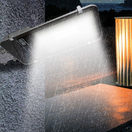 000114 Luz de carga solar con mando a distancia y soporte 60W