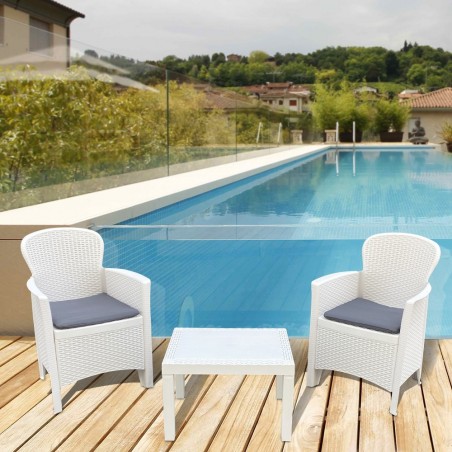 Salón interior o exterior AKITA Poliratán en blanco 2 sillones y mesita centro