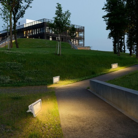 Luz LED RGB exterior 20W con control remoto y soporte de pared Protección IP65