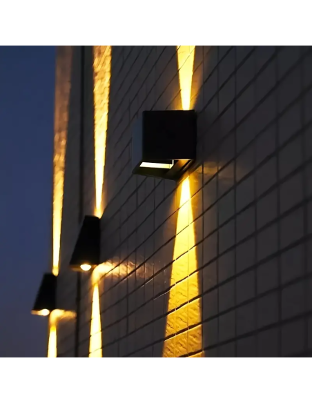 Lámpara de pared con panel solar de doble emisión y cálida luz crepuscular