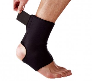 Banda de apoyo neopreno para el tobillo de doble bloqueo con velcro negro 2