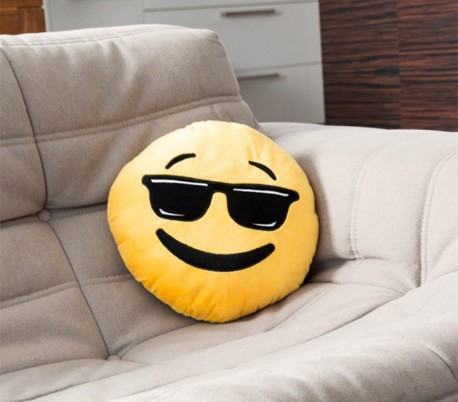  621038 Almohada de emoticono de pequeños corazones emoji 30 cm de diametro